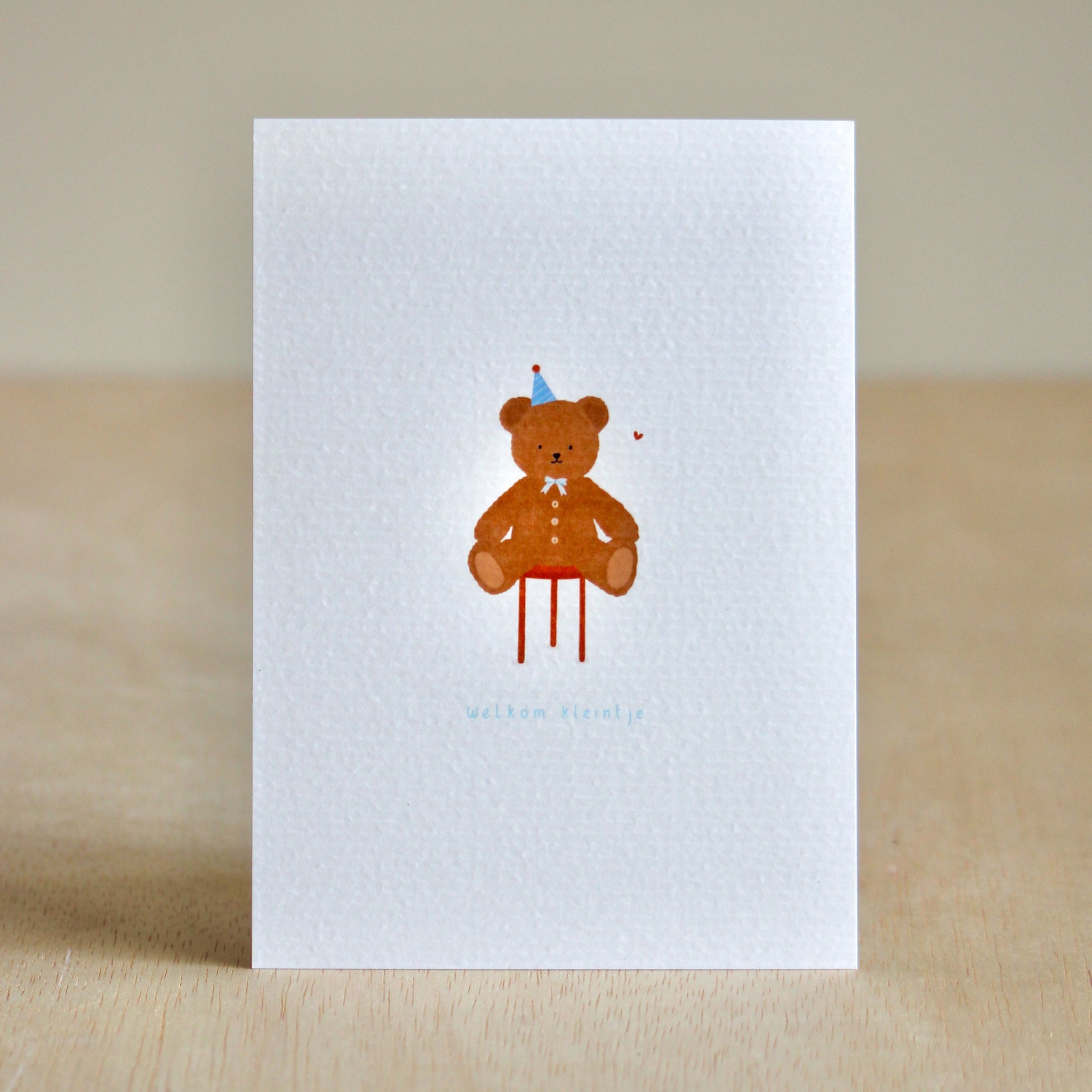 Minimalistische felicitatiekaart met teddybeer voor geboorte jongen